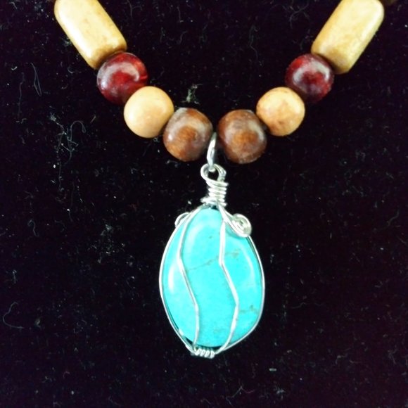**CLEARANCE SALE** Southwest Style Necklace with Faux Turquoise Pendant - Picture 2 of 10